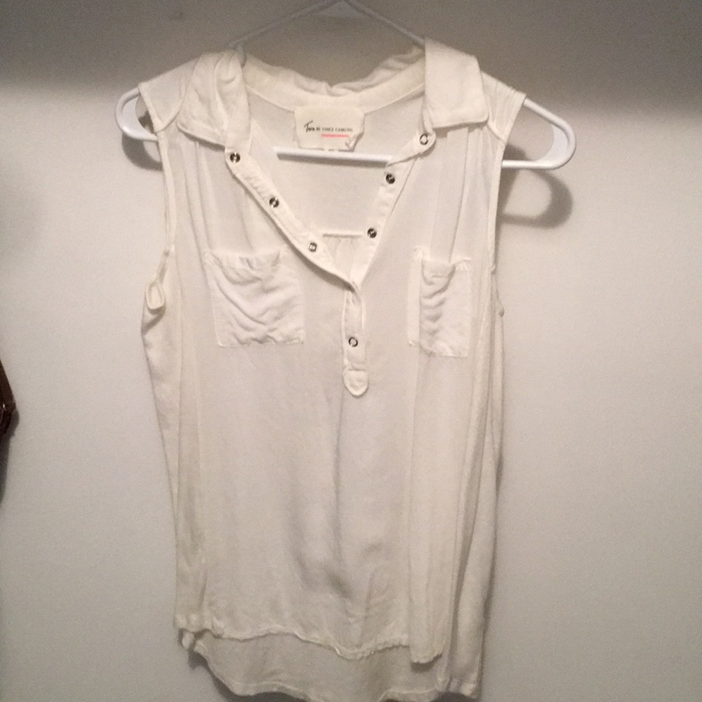 Sleeveless top